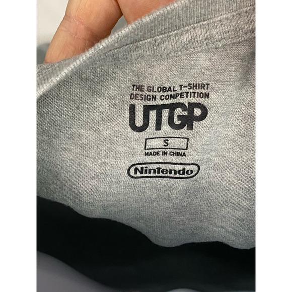 Men’s Small Uniqlo UTGP Nintendo Pokemon Pikachu Graphic T-Shirt Global Design - Picture 5 of 10